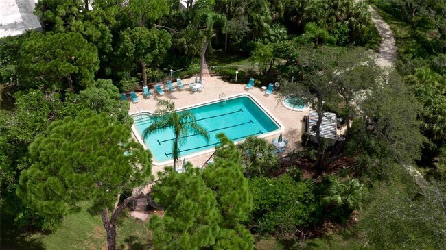 Building Photo - 401 Palm Tree Dr