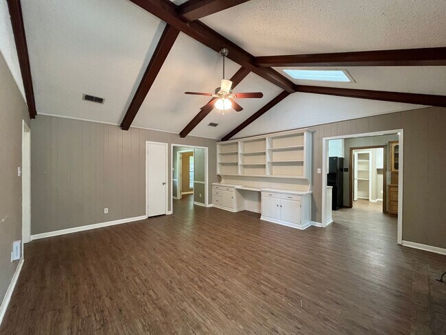 Building Photo - 3512 Glendale Dr