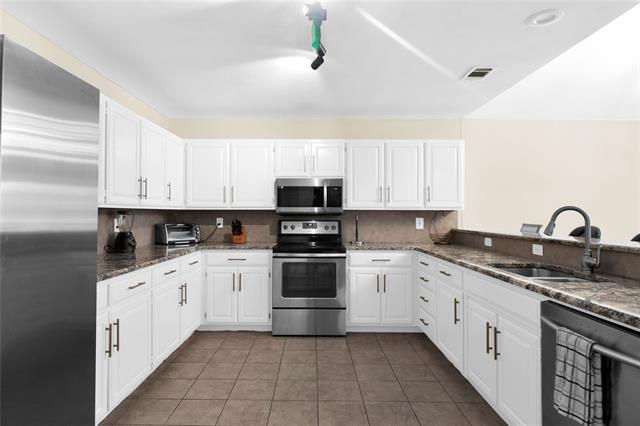 Building Photo - 2416 Garden Park Ct