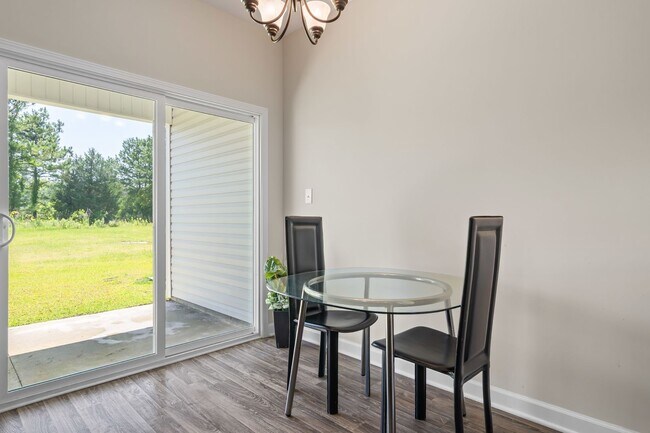 Building Photo - Marshall Farms Townhome Near Piney Green