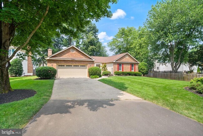 Building Photo - 13647 S Springs Dr