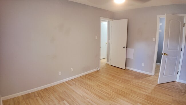 Building Photo - 21 Kandlewood Dr