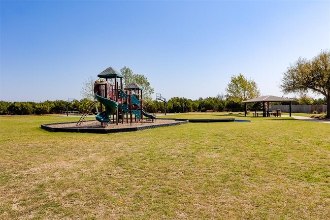 Building Photo - 868 Water Hyacinth Loop