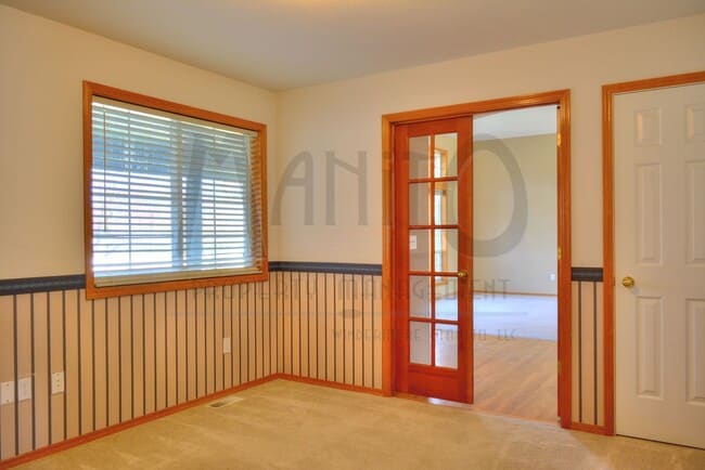 Building Photo - Sprawling Liberty Lake Home