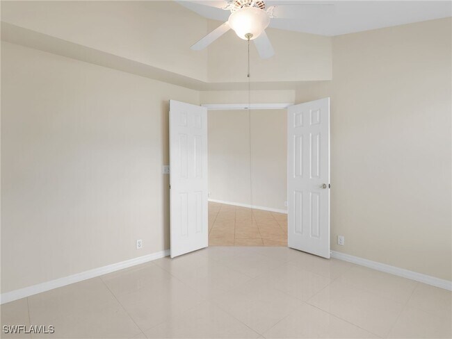 Building Photo - 3563 Kent Dr