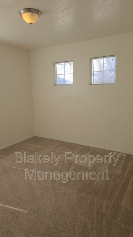 Building Photo - 3801 E Sutton Ave