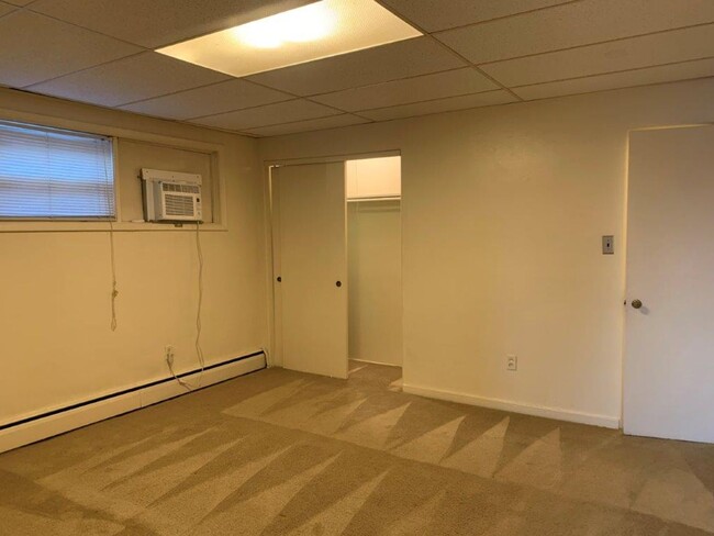 Building Photo - Welcome to this cozy 2nd floor 1-bedroom, ...