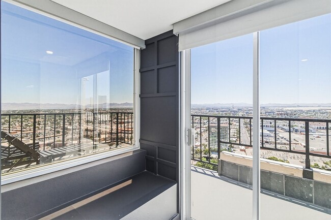 Building Photo - 3111 Bel Air Dr
