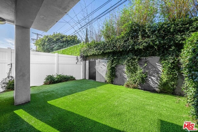 Building Photo - 1613 S Wooster St