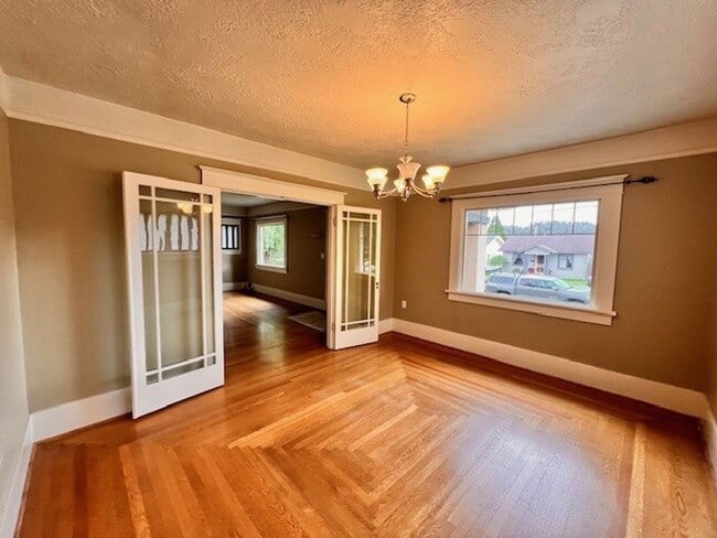 Building Photo - 1416