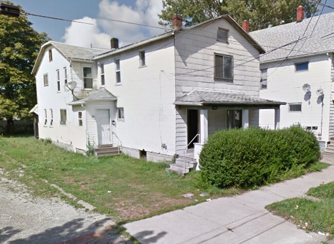 Primary Photo - 426 E 13th St