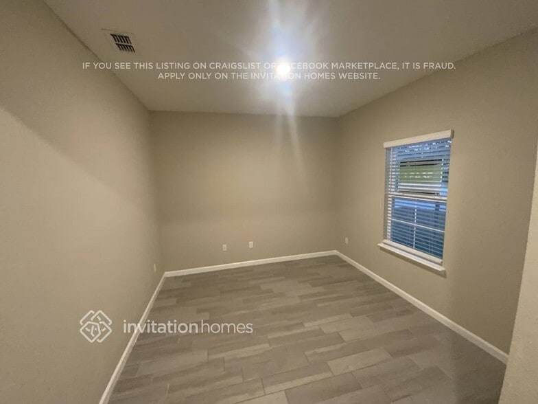 Building Photo - 11370 Oyster Creek Rd