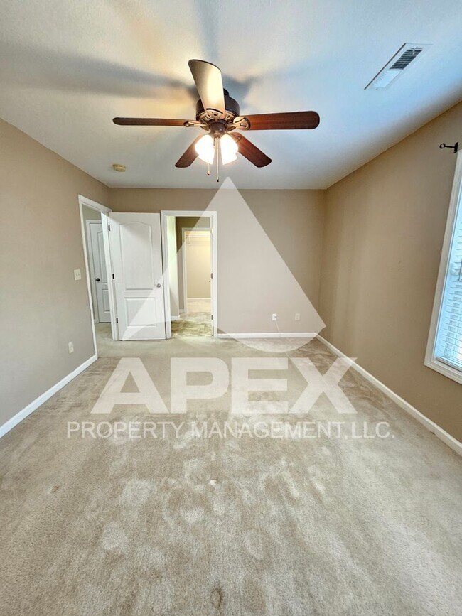 Building Photo - West Knoxville – Beautifully Upgraded - 3 ...