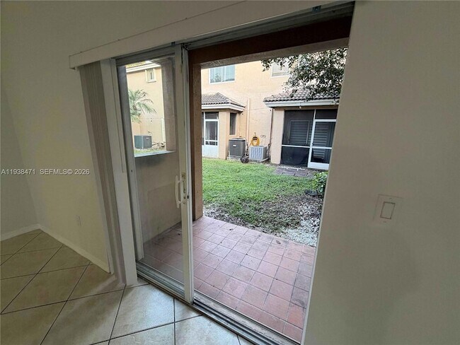 Building Photo - 5755 NW 115th Ct