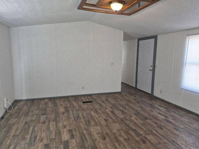 Building Photo - 209 S Avenue