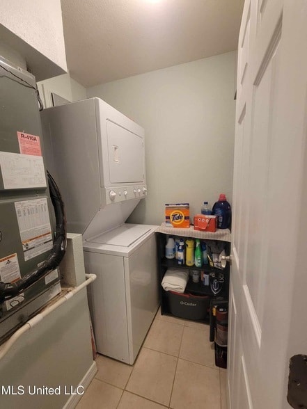 Building Photo - 1282 Beach Blvd