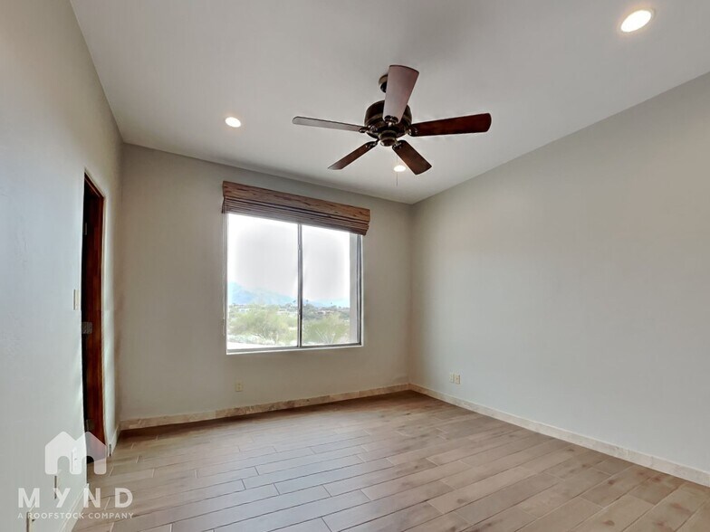 Building Photo - 5727 N PSO Ventoso