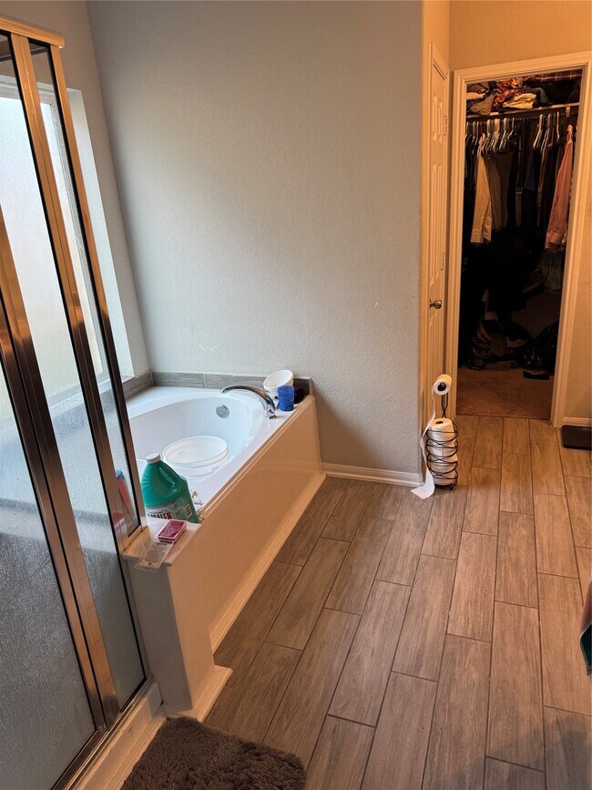 Building Photo - 8814 Alpine Wood Wy