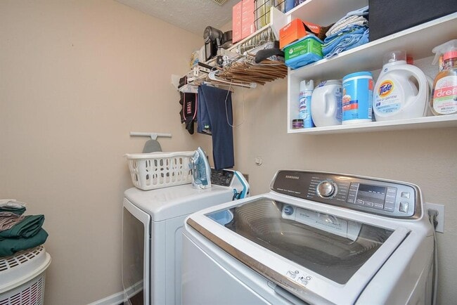 Building Photo - 22442 Highfield Ridge Ln