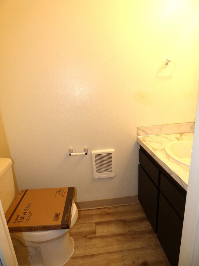 Building Photo - Lancaster Townhomes