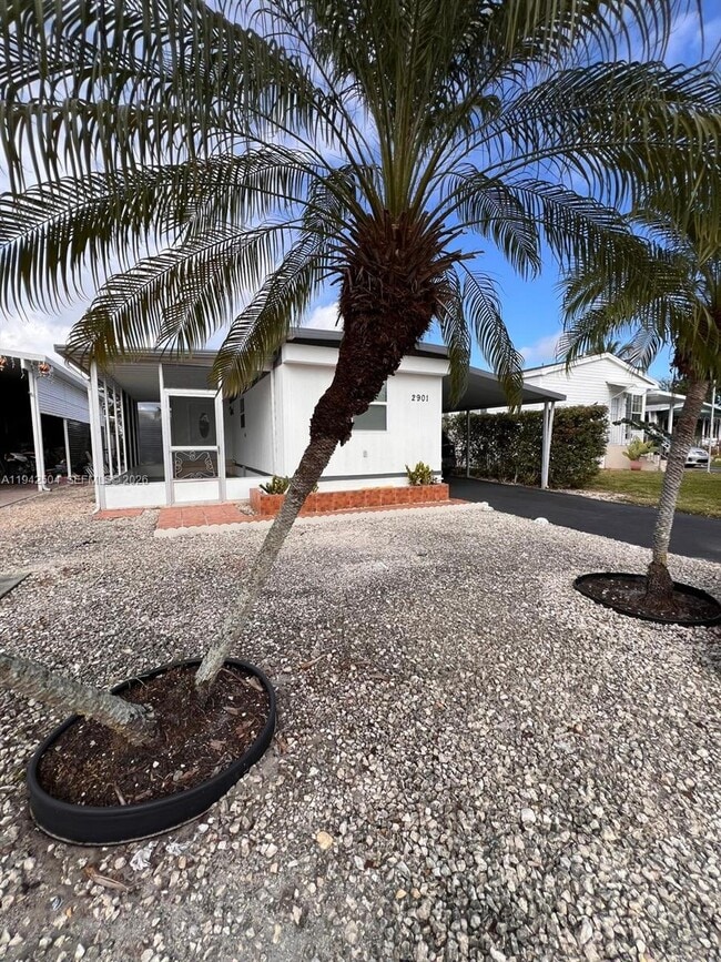 Building Photo - 2901 SW 58th St