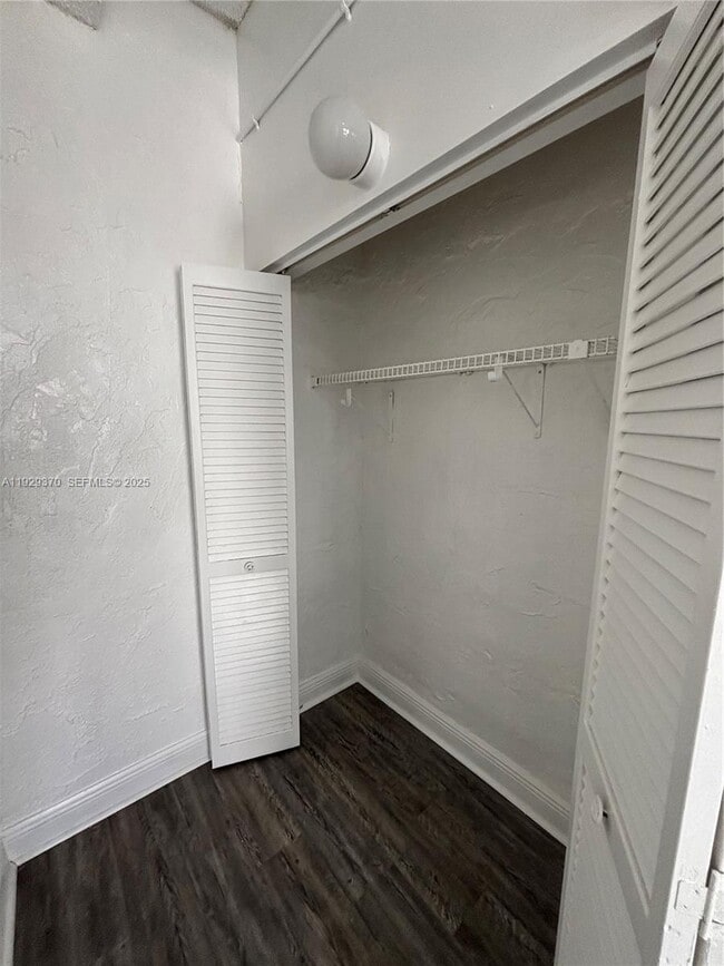 Building Photo - 220 23rd St