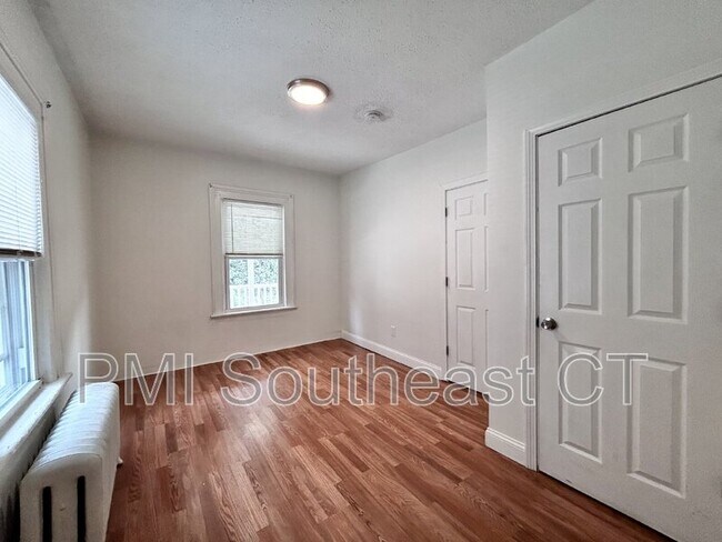 Building Photo - 54 Roath St