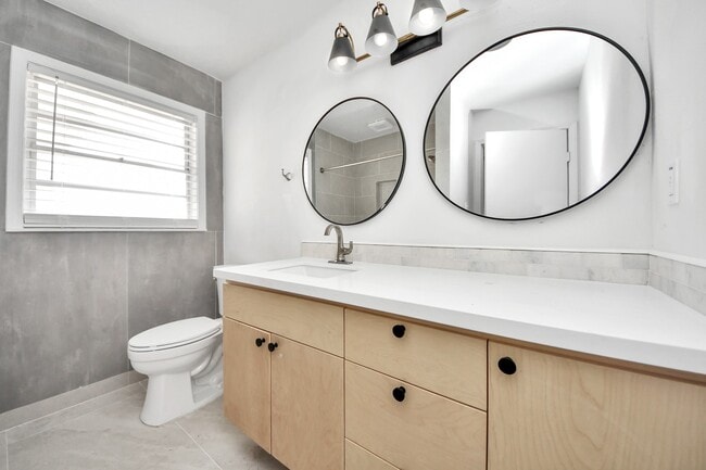 Building Photo - 3726 Las Palmas St