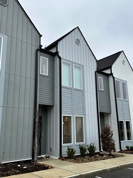 Primary Photo - 1535 Yarra St