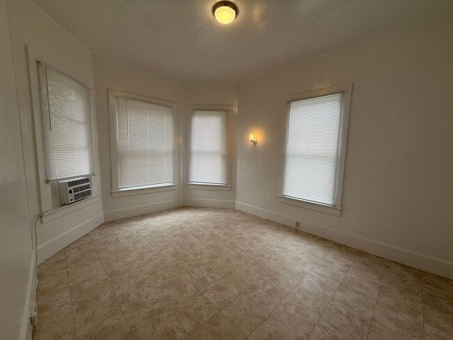 Building Photo - 1181 E Millard Way