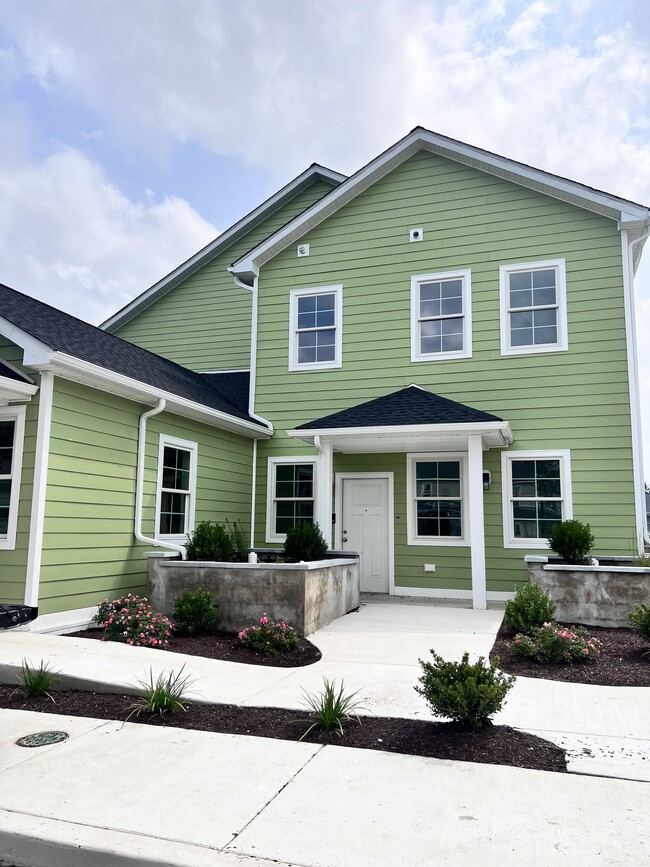 Building Photo - Daly Gardens #43