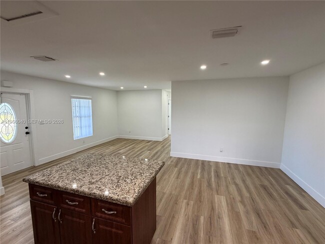 Building Photo - 10854 SW 141st Ln