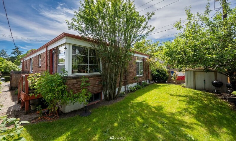 Building Photo - 5004 8th Ave NW