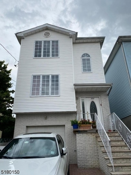 Building Photo - 111 Manor Ave