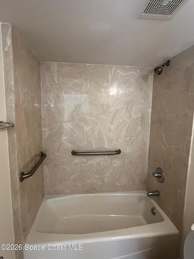 Building Photo - 11195 Roseland Rd