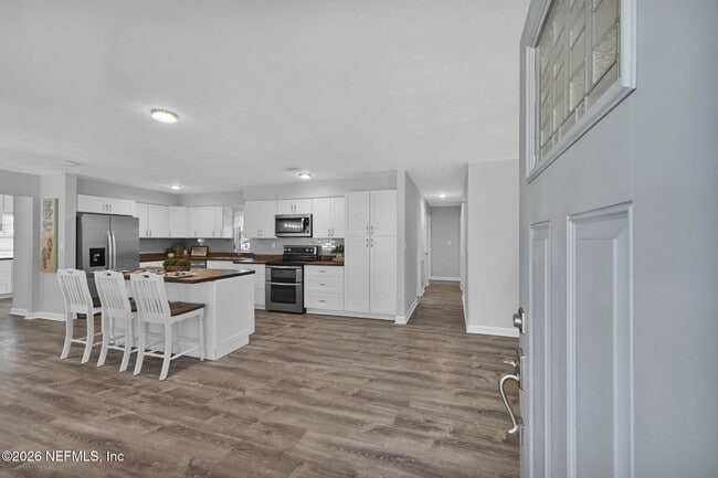 Building Photo - 133 Cll Menendez