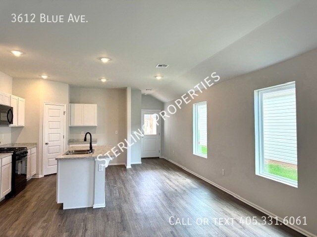 Building Photo - 3612 Blue Ave
