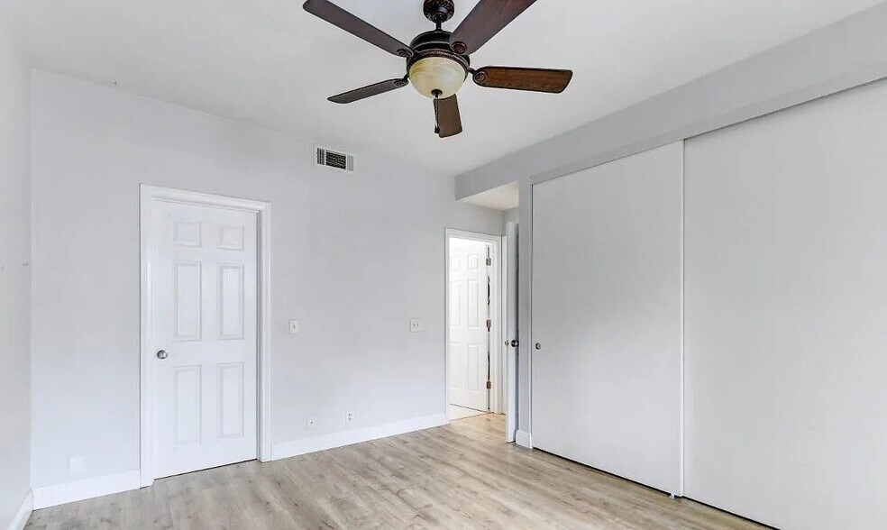 Building Photo - 2210 River Run Dr