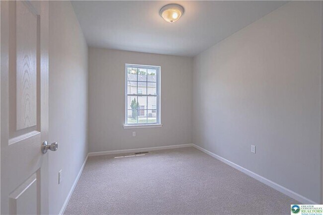 Building Photo - 746 Blue Heron Dr