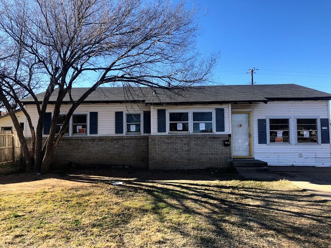 Primary Photo - 2827 Oak Dr