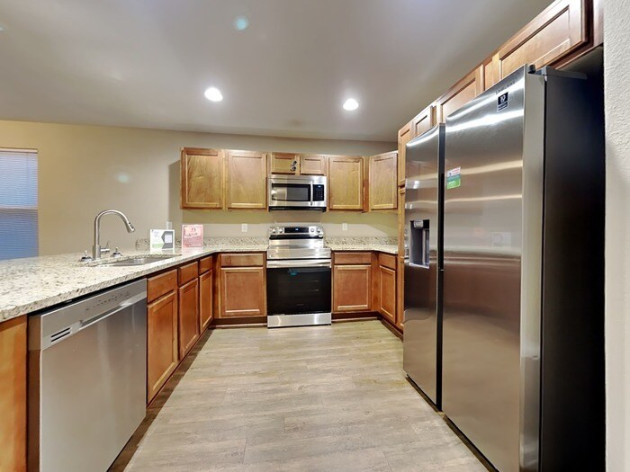 Building Photo - 5236 Walkers Ridge Dr