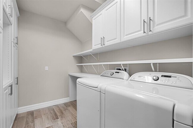 Building Photo - 5029 Hartwell Ct