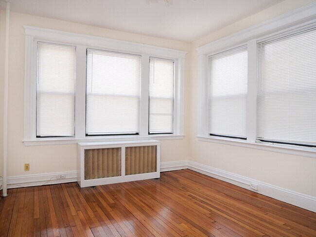 Building Photo - 223 St Paul St