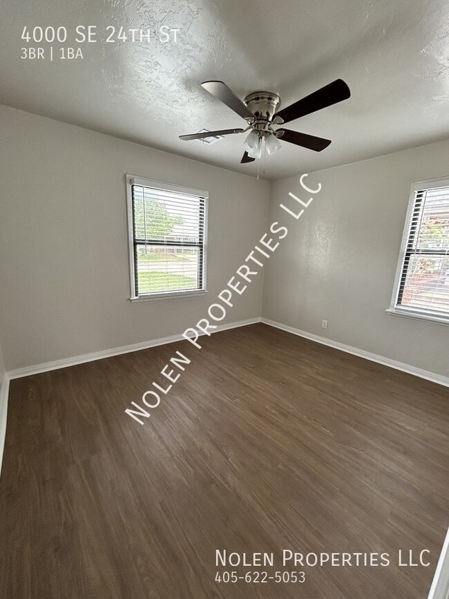 Building Photo - 4000 SE 24th St