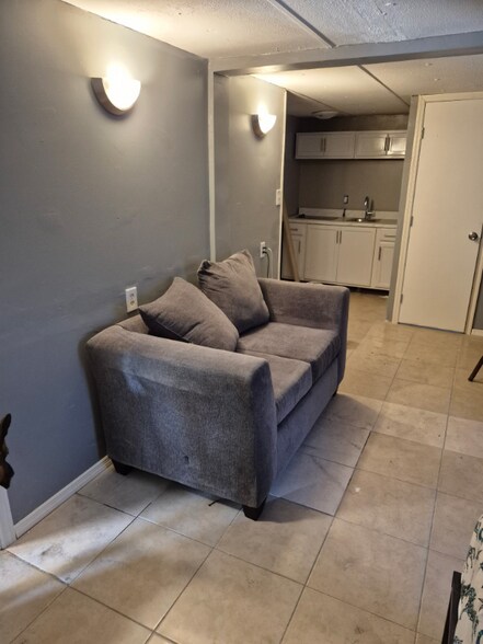 Building Photo - 11430 Rohrman Rd