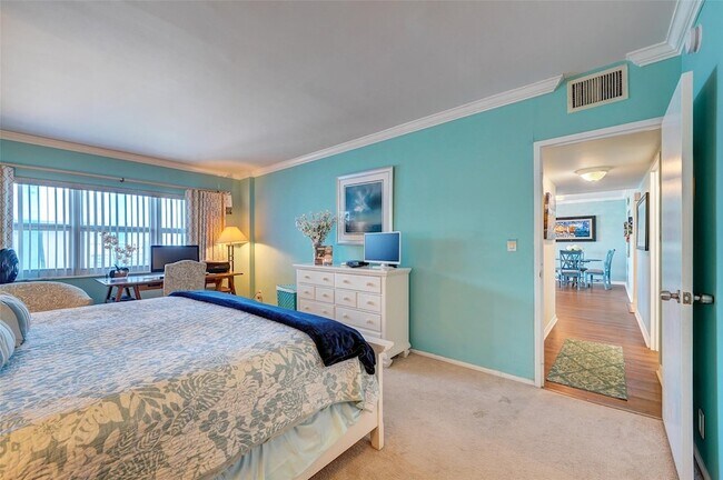 Building Photo - 111 N Pompano Beach Blvd