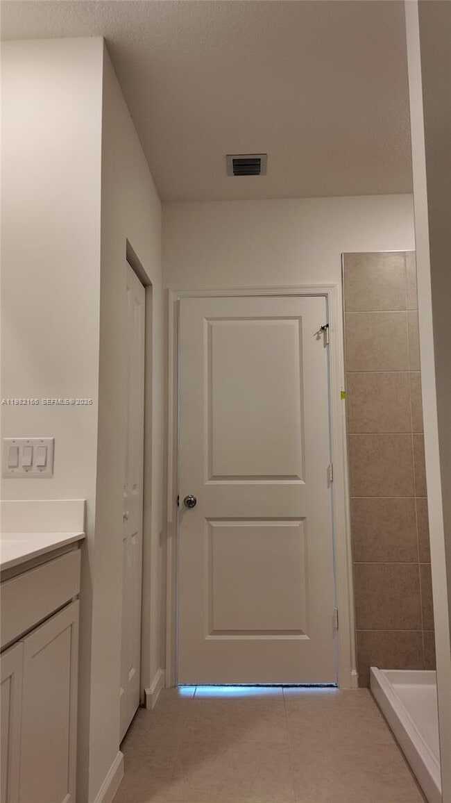 Building Photo - 10722 NW Moon Rise Ln