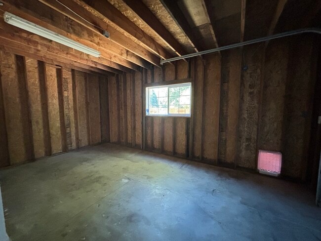 Building Photo - 2892 Coloma St