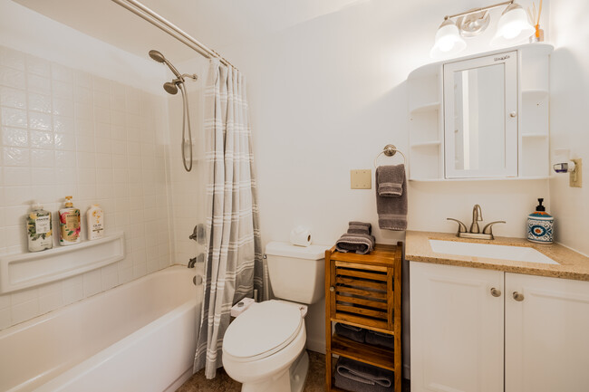 Bathroom - 10962 Twin Spruce Rd