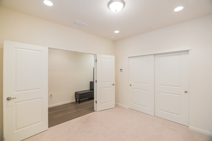 Building Photo - 856 White Moonstone Loop